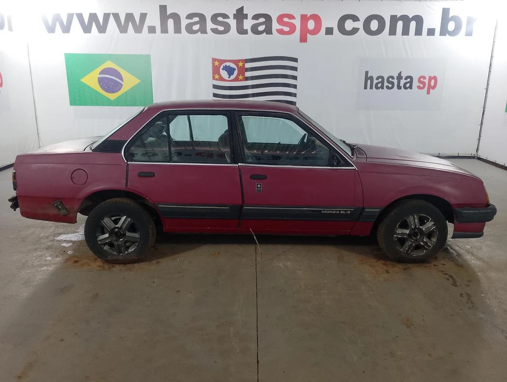 Chevrolet Monza SL 1989 Vermelho em Casa Branca - São Paulo