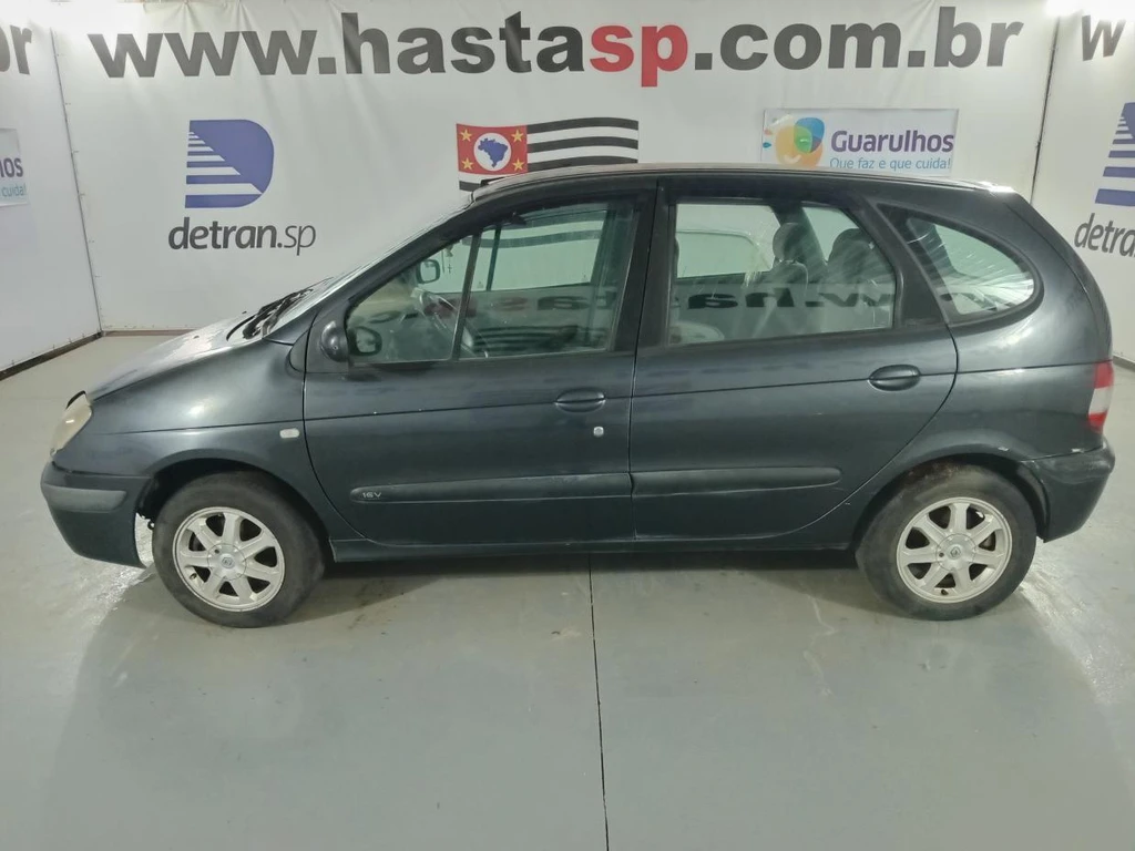 Renault Scenic 2005 Cinza em Casa Branca - São Paulo