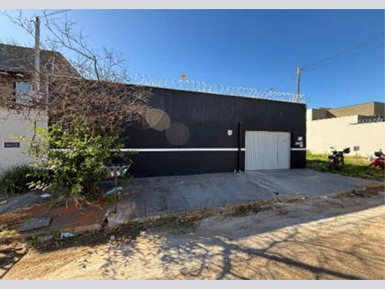 Casa com 139.61m² construída e 230m² de terreno em Trindade/GO em Trindade - Goiás