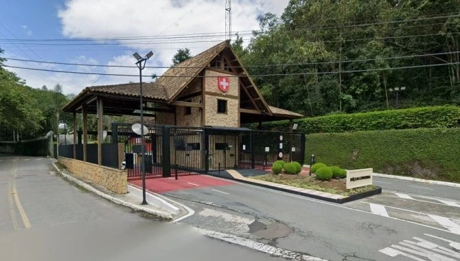 Terreno no Cond. Suíça da Cantareira em Mairiporã/SP em Mairiporã - São Paulo
