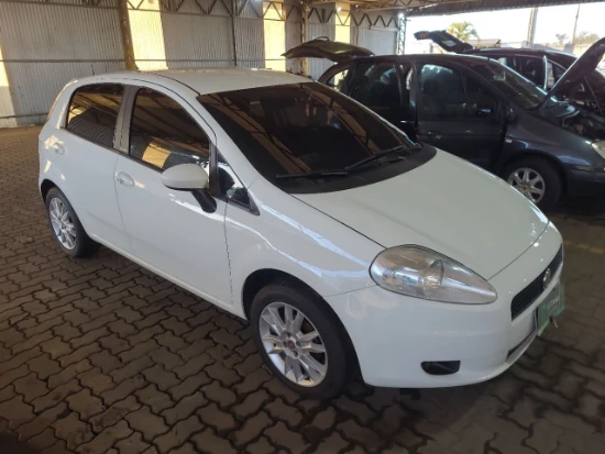 Fiat Punto Essence 1.6 2011 Manual em Nova Santa Rita - Rio Grande do Sul