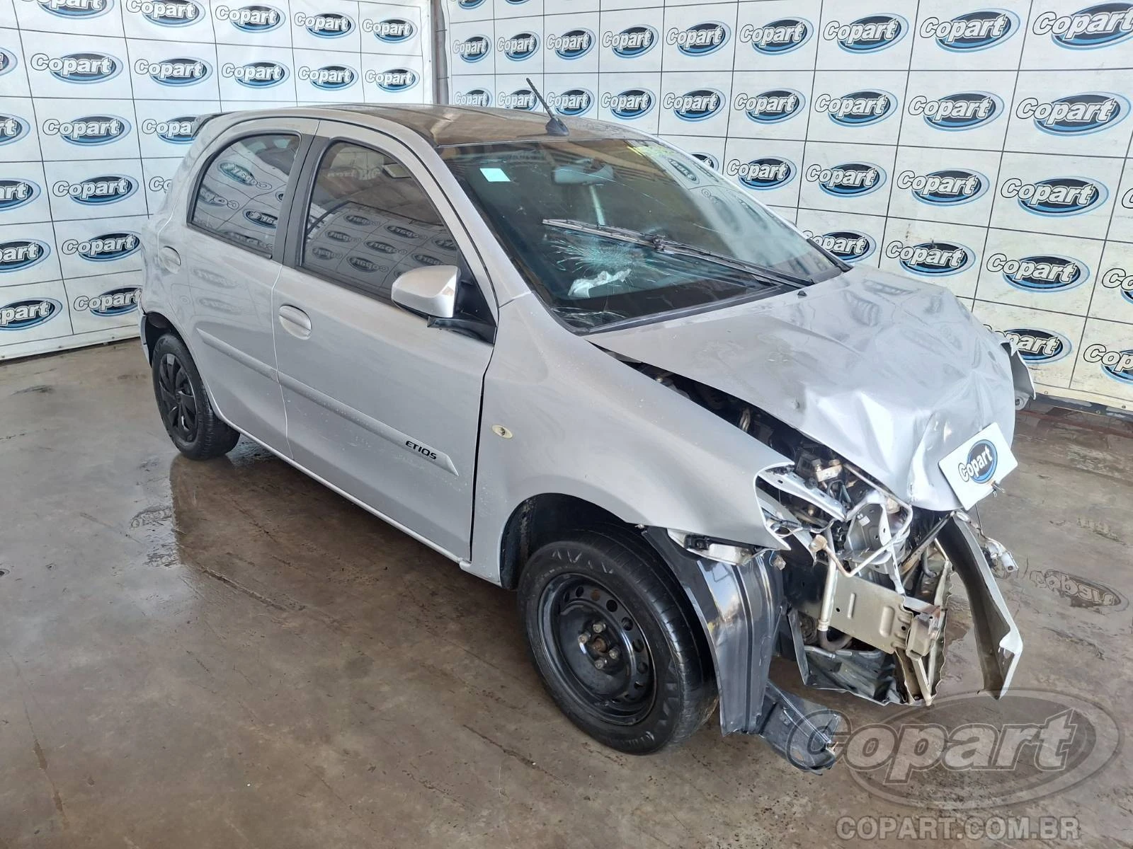 Toyota Etios X 2020 1.3 Automático em Candeias - Bahia
