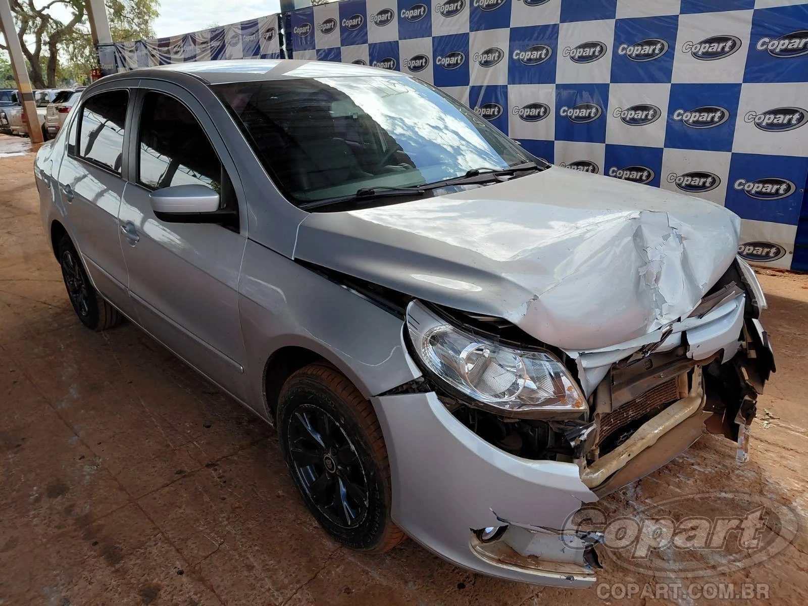 Volkswagen Voyage 2011 1.6 Total Flex em Campo Grande - Mato Grosso do Sul
