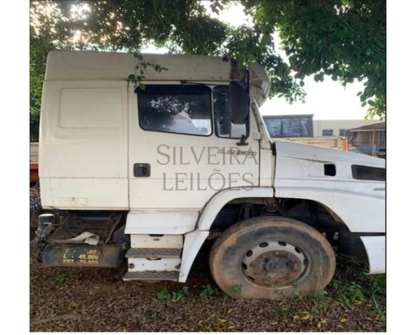 Mercedes-Benz LS 2638 LS 2638 2000 6x4 380CV Diesel em Sumaré - São Paulo