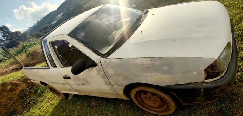 Volkswagen Saveiro CL 1998 1.6 em Bom Repouso - Minas Gerais
