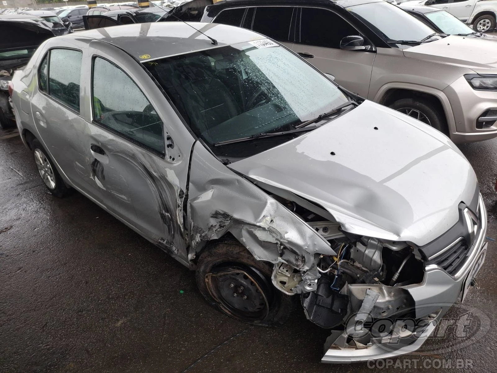 Renault Logan Zen 2023 1.0 Automático com Dano Frontal em Pirapora Do Bom Jesus - São Paulo