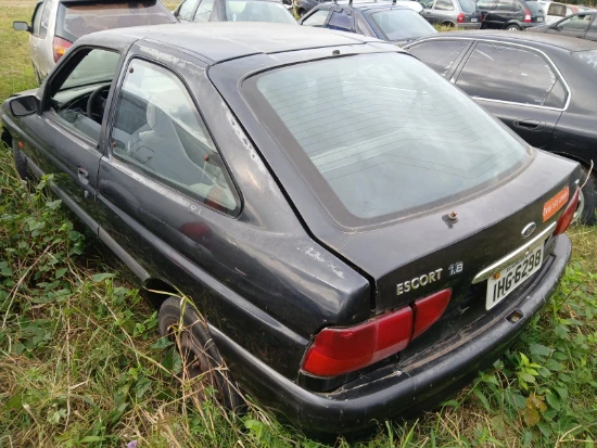 Ford Escort GL 16V D 1997/1998 Sedã Preto em Porto Alegre - Rio Grande do Sul