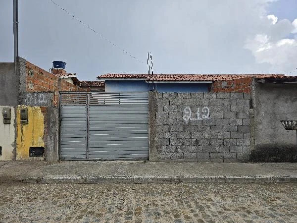 Casa com 2 Quartos em Feira de Santana/BA em Feira De Santana - Bahia