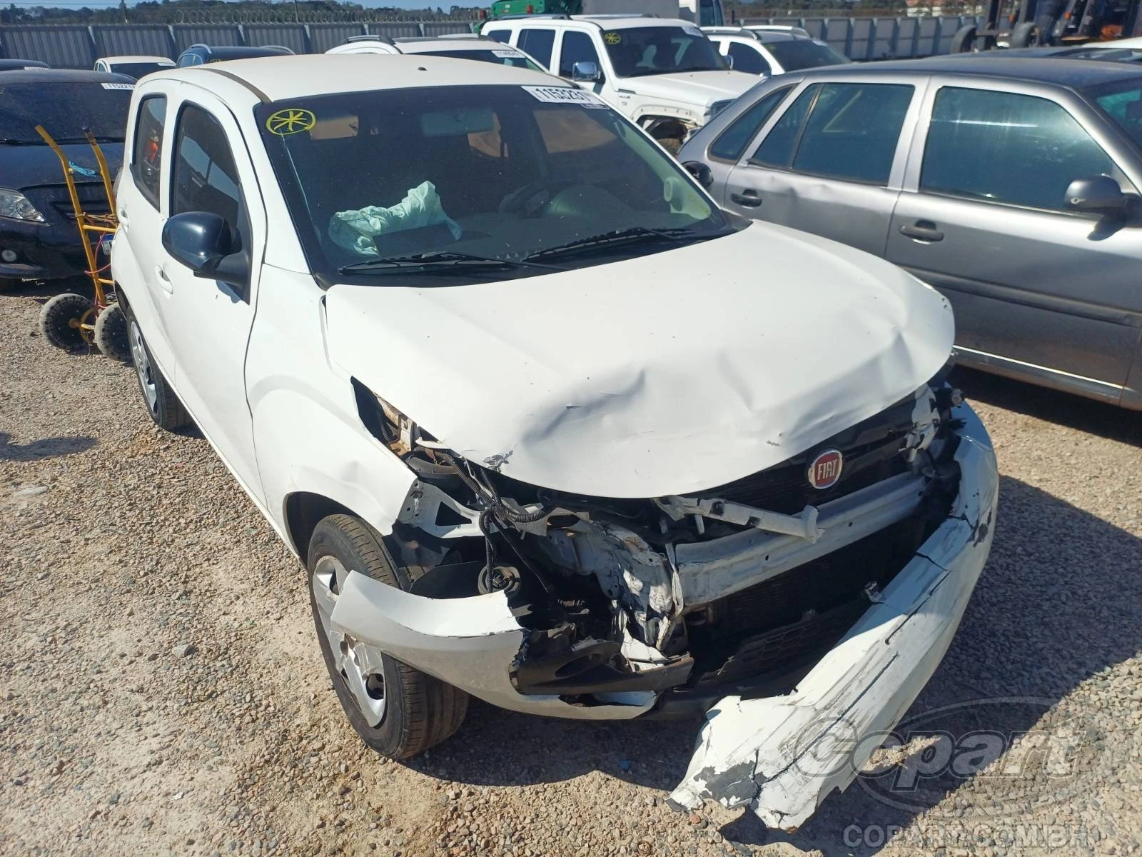 Fiat Mobi 1.0 Fire 2019 em São José Dos Pinhais - Paraná