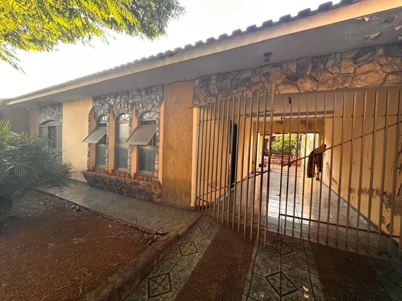 Terreno com 2 Quartos em Maringá/PR em Maringá - Paraná