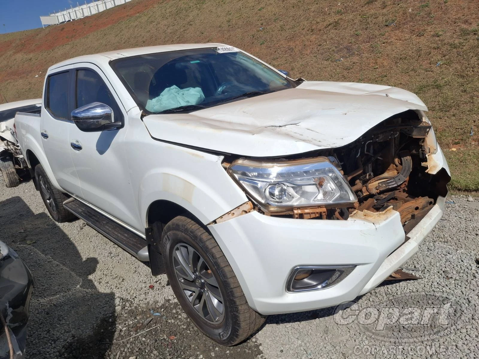 Nissan Frontier CD XE 2022 2.3 BiTurbo Automático em Itaquaquecetuba - São Paulo