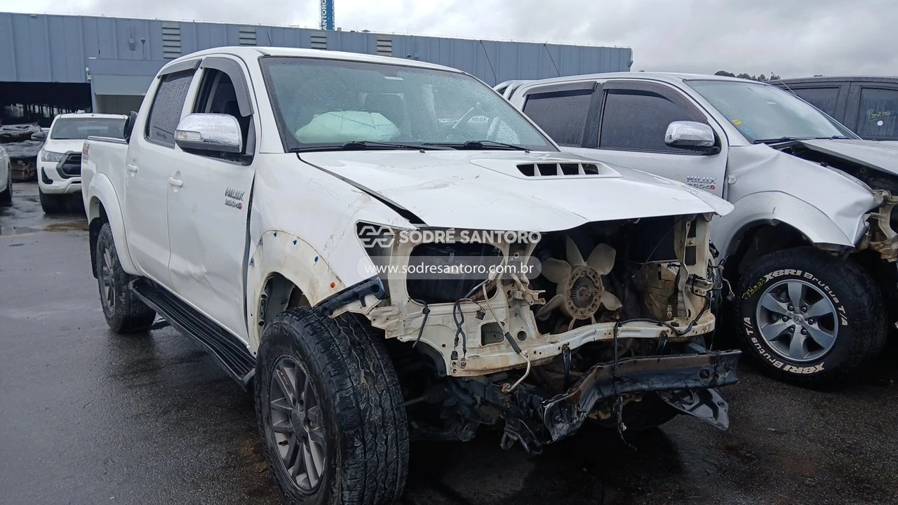 Toyota Hilux SRV 2014 4x4 Automático Diesel em Guarulhos - São Paulo