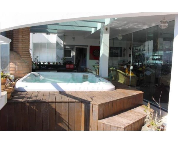 Casa com área externa e piscina no Centro em São Bernardo do Campo/SP em São Bernardo Do Campo - São Paulo