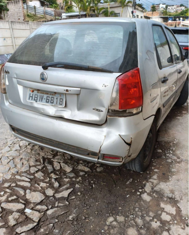 Fiat Palio Celebration 2006/2007  Flex 66 CV em Conselheiro Lafaiete - Minas Gerais