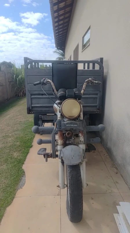 Shineray WY200ZH 2012 200cc Gasolina em Barra Dos Coqueiros - Sergipe