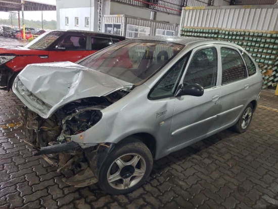 Citroen Xsara Picasso Picasso GX 2002 1.6 Gasolina Manual em Nova Santa Rita - Rio Grande do Sul