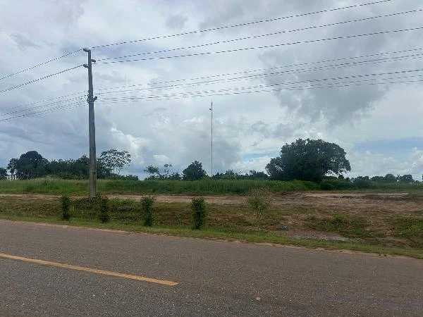Terreno de 7700m² na PA 124 em Garrafão Do Norte - Pará