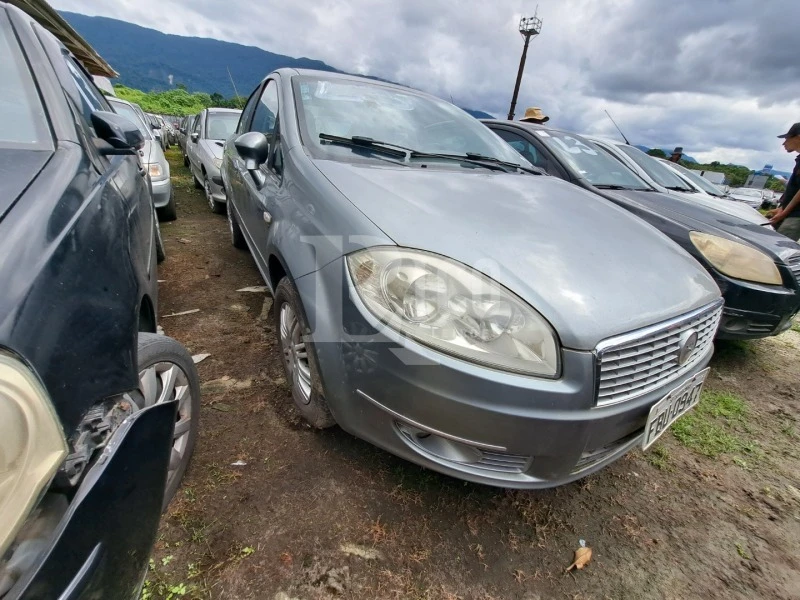 Fiat Linea Essence Dual em Sergipe