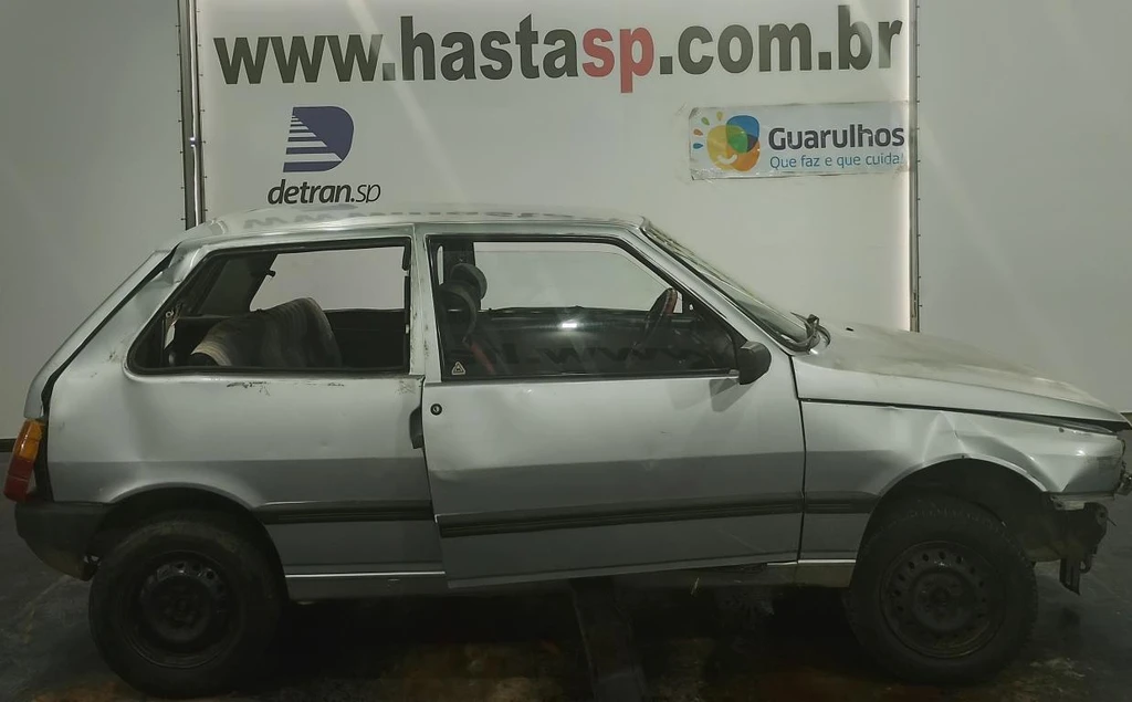 Fiat Uno Electronic 1995 Cinza em Casa Branca - São Paulo