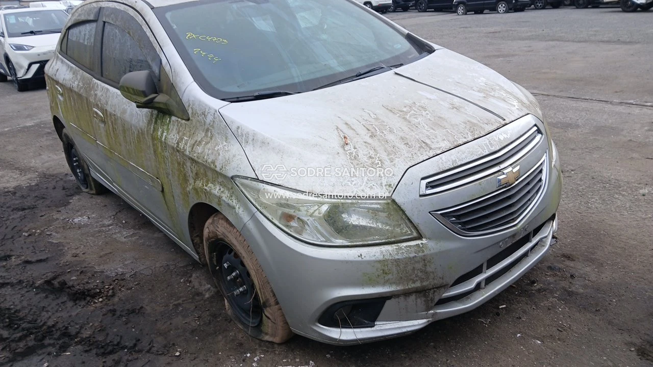 Chevrolet Onix LT 2015/2016 1.0 MT em Guarulhos - São Paulo