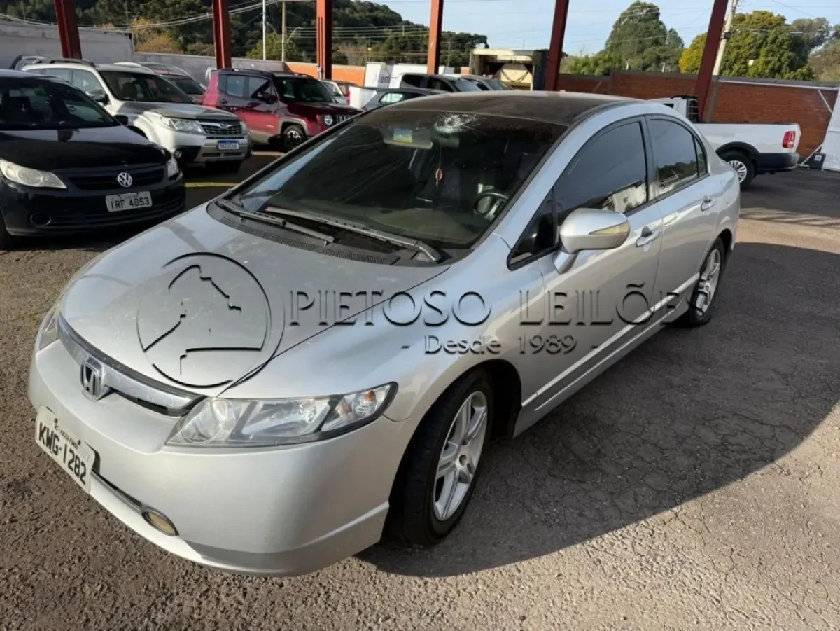 Honda Civic LXS 2007 em Passo Fundo - Rio Grande do Sul