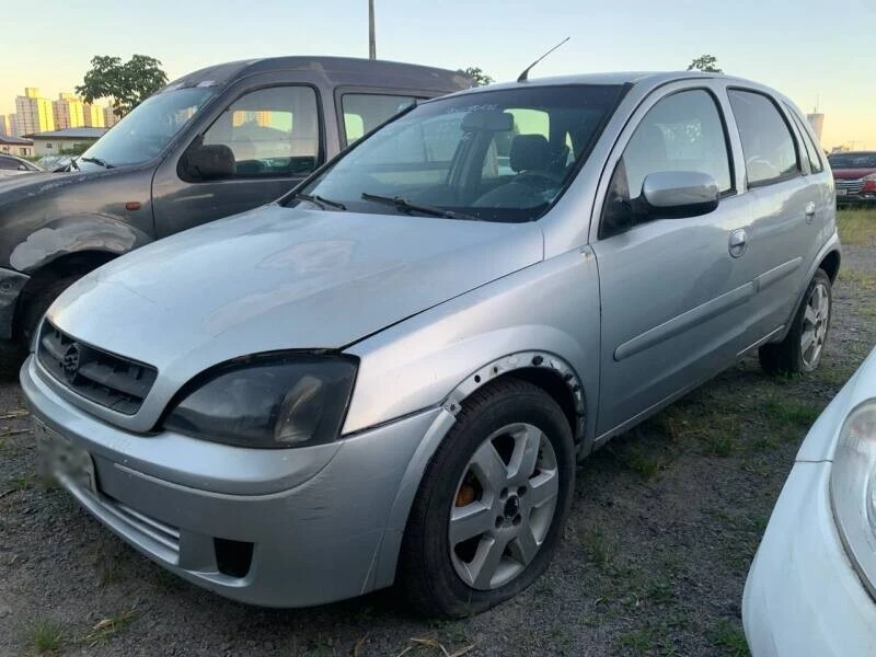 Chevrolet Corsa Joy Hatch Grande Monta em Salvador - Bahia