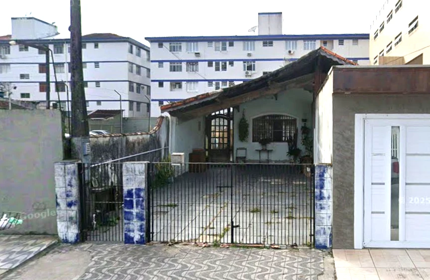 Terreno no Boqueirão em Praia Grande/SP em Praia Grande - São Paulo