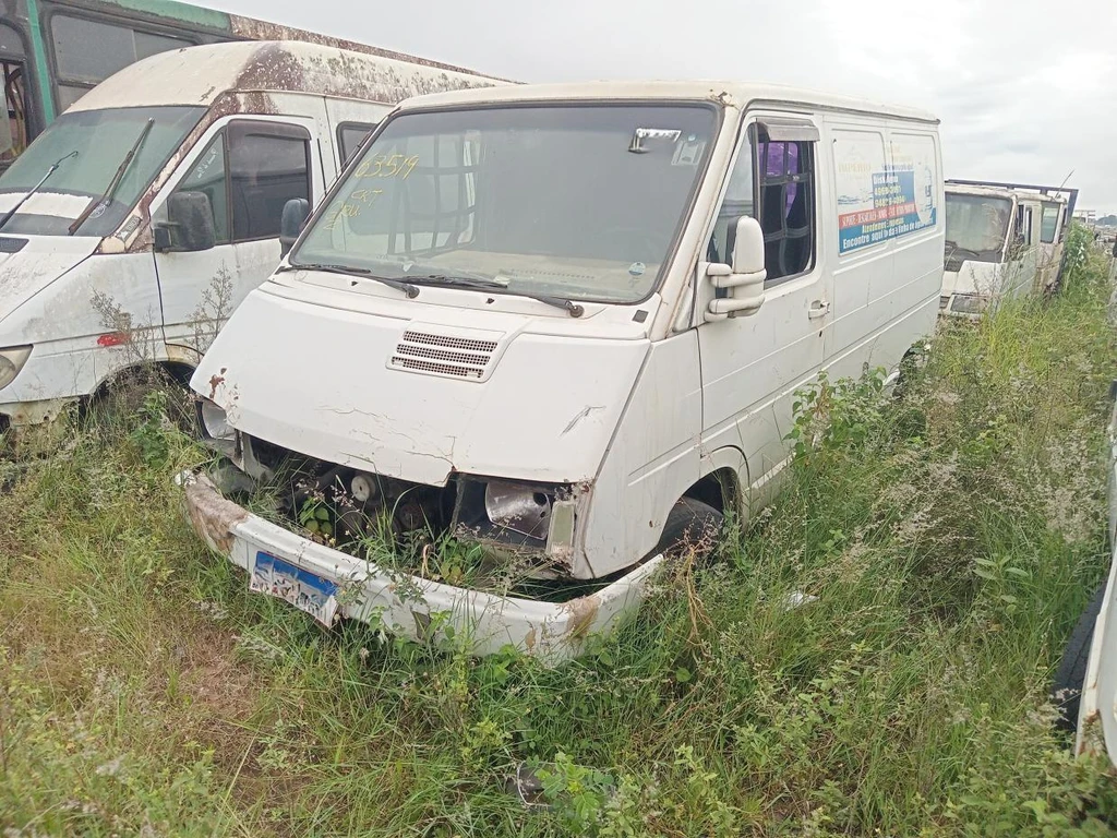 Renault Traffic 1997 Sucata Mot Inservível em Casa Branca - São Paulo
