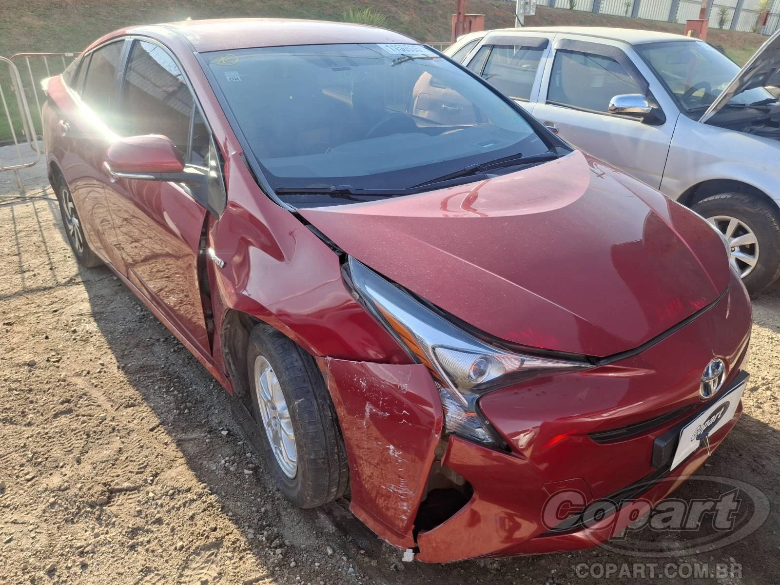 Toyota Prius 2017 1.8 Hybrid Automático com Dano Lateral em Betim - Minas Gerais