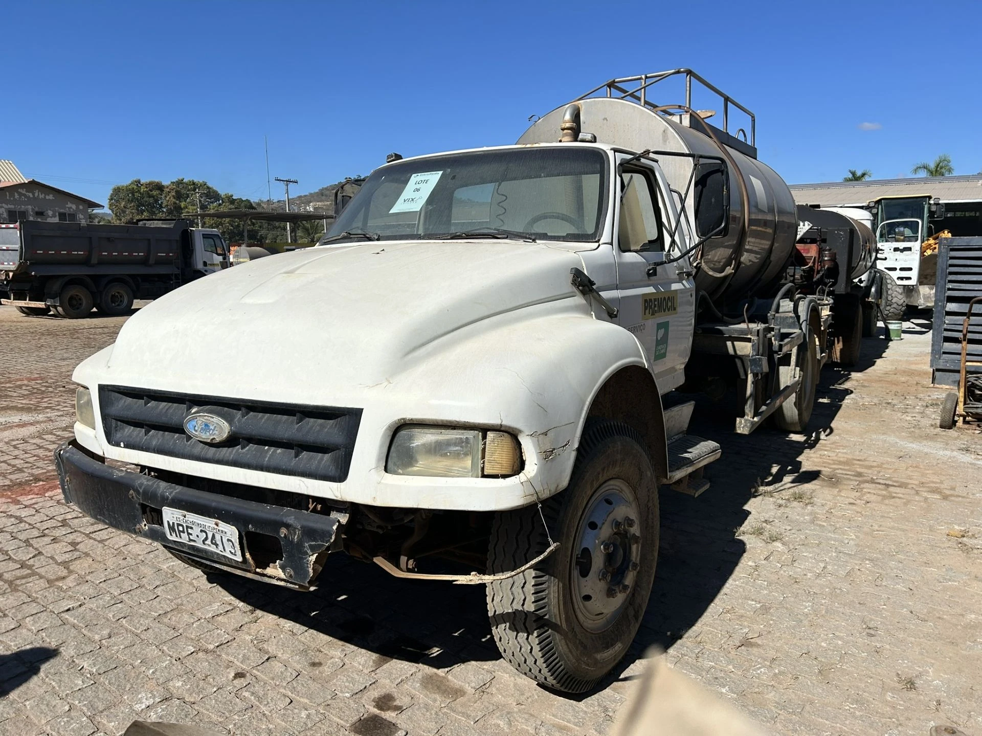 Ford Caminhão Pipa 1995 4x2 Diesel Automático em Itapemirim - Espírito Santo