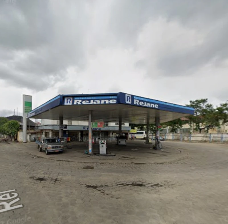 Prédio Comercial Posto de Gasolina em Nanuque/MG em Nanuque - Minas Gerais