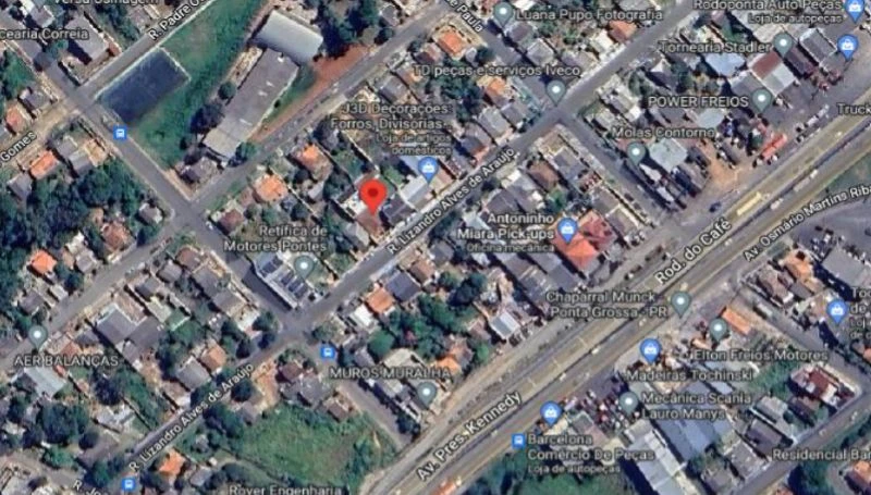 Casa com 4 Dormitórios em Ponta Grossa/PR em Ponta Grossa - Paraná