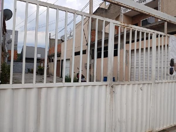 Casa com 2 Quartos em Belford Roxo/RJ em Belford Roxo - Rio de Janeiro