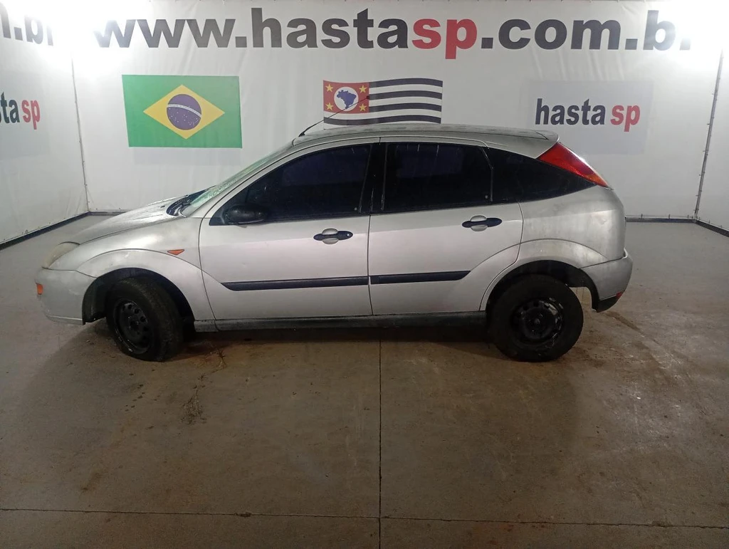 Ford Focus 2002/2003 1.8 Prata em Casa Branca - São Paulo