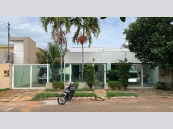 Casa com 2063m² de área construída em Rondonópolis/MT em Rondonópolis - Mato Grosso
