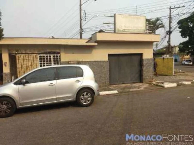 Terreno Terreno com 2 Benfeitorias, 300m² em Arujá/SP em Arujá - São Paulo