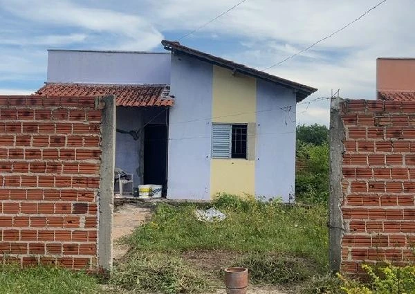 Casa de 53m² com 2 Quartos e 1 Vaga no Loteamento São Sebastião em Altos - Piauí