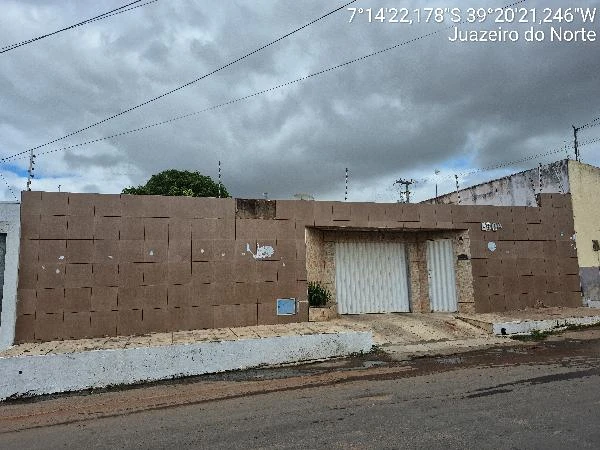 Casa com 3 Quartos em Juazeiro do Norte/CE em Juazeiro Do Norte - Ceará