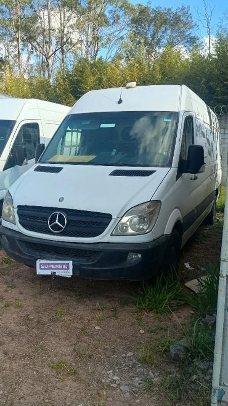 Mercedes-Benz Sprinter 311CDI StreetF 2015/2016 Diesel Manual 4x2 em Embu Das Artes - São Paulo