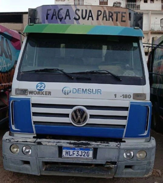 Volkswagen 17.180 Worker Worker 2009/2010 em Muriaé - Minas Gerais