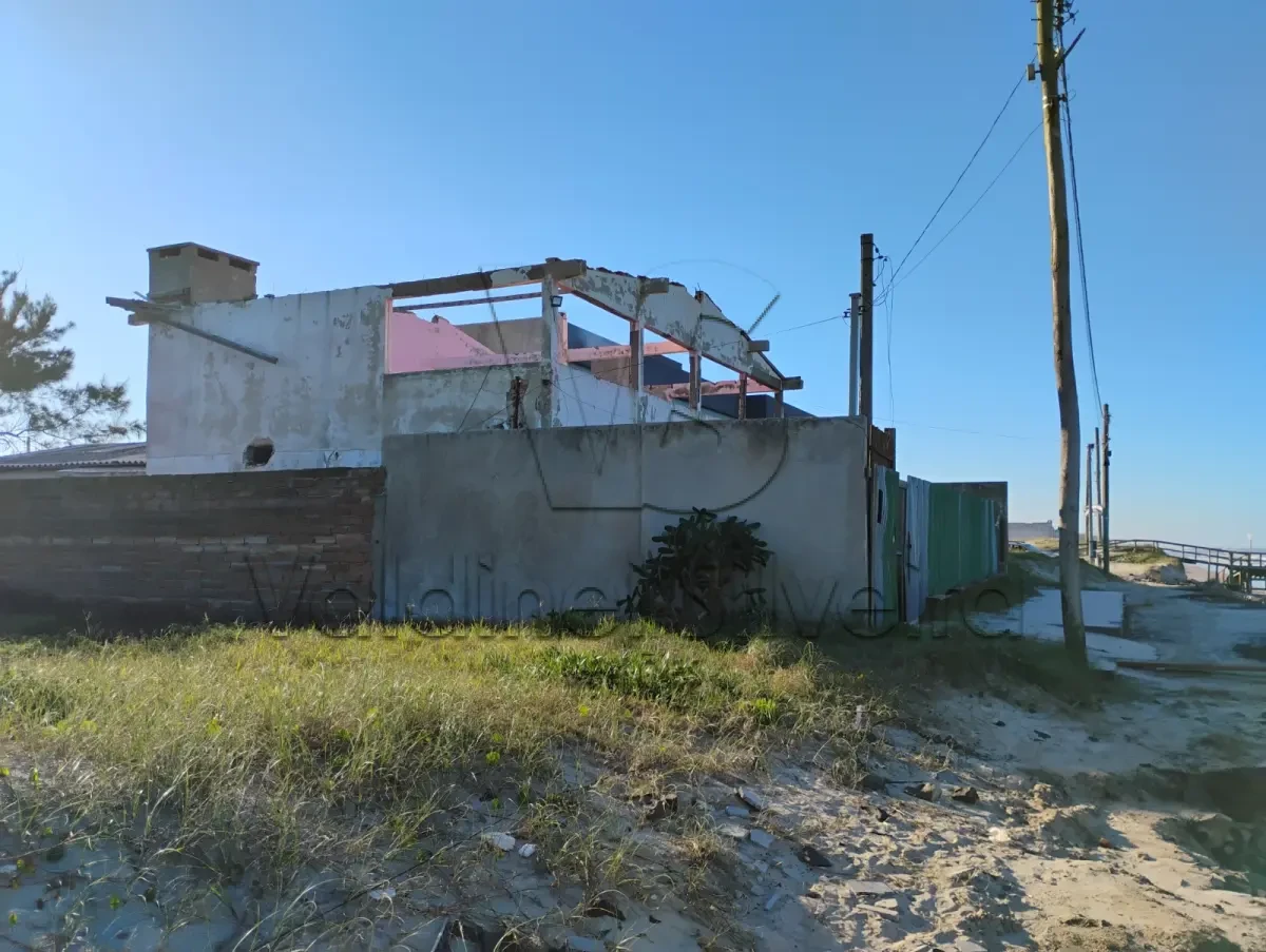 Terreno no Lote 08, Quadra 31, Jardim Beira Mar, Capão da Canoa/RS em Capão Da Canoa - Rio Grande do Sul