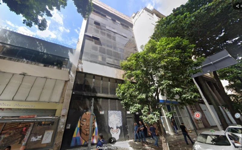 Prédio Comercial com 11 Suítes, 20 Salas e 5 Vagas em Belo Horizonte/MG em Belo Horizonte - Minas Gerais