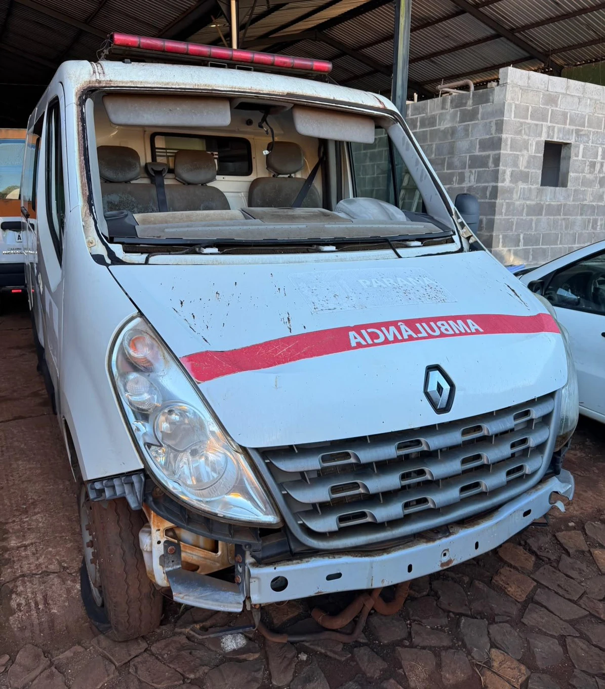 Renault Master Ambulância Allt Amb1 2014/2015 em Ivaiporã - Paraná