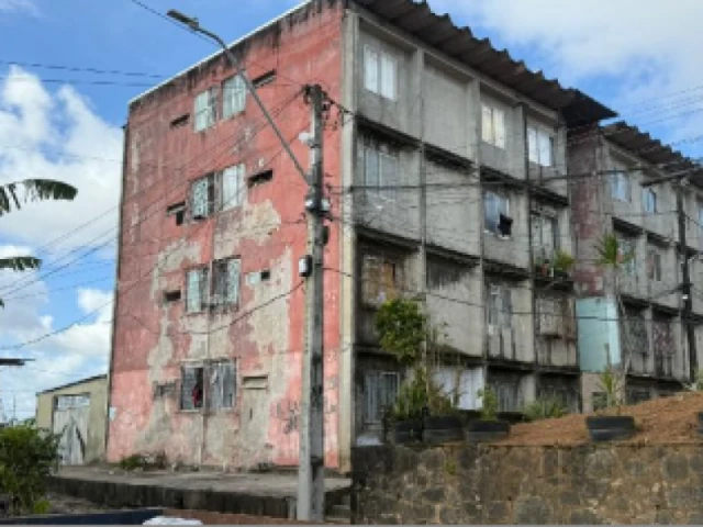 Apartamento com 2 Dormitórios em Salvador/BA em Salvador - Bahia