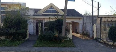 Casa com Piscina em Curitiba/PR em Curitiba - Paraná