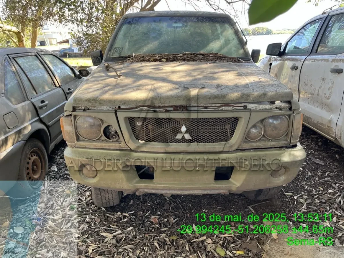 Mitsubishi L200 GL 2004/2005 4x4 em Porto Alegre - Rio Grande do Sul