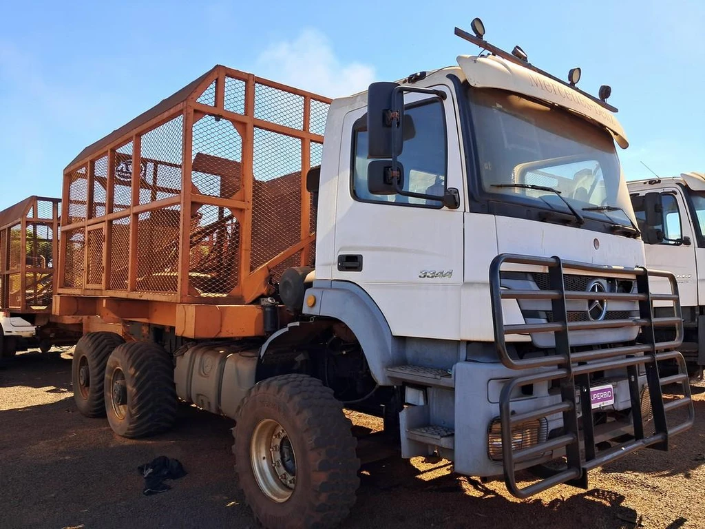 Mercedes-Benz Axor Axor 3344S6X4 2016 6x4 Semi-Automático em Quirinópolis - Goiás