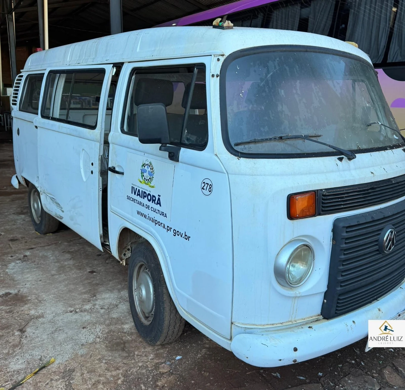 Volkswagen Kombi 2013/2014 Manual Desmontada 3 Portas em Ivaiporã - Paraná