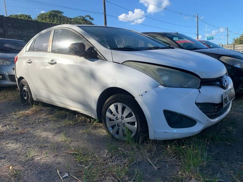 Hyundai HB20S 1.6 Comf em Salvador - Bahia