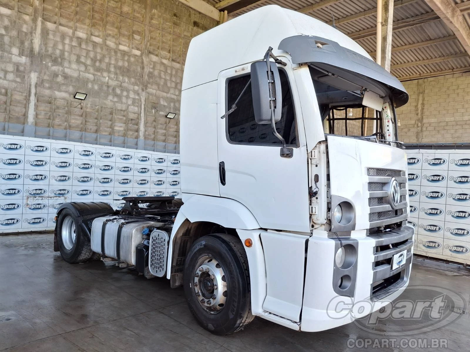 Volkswagen Constellation Constellation 19.360 Tractor 8.9 I6 2022 em Candeias - Bahia